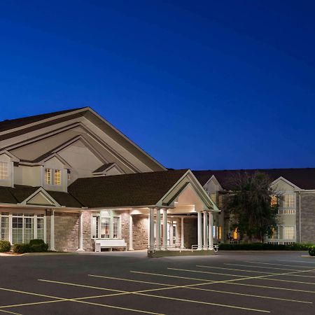 Days Inn By Wyndham Гуэлф Экстерьер фото