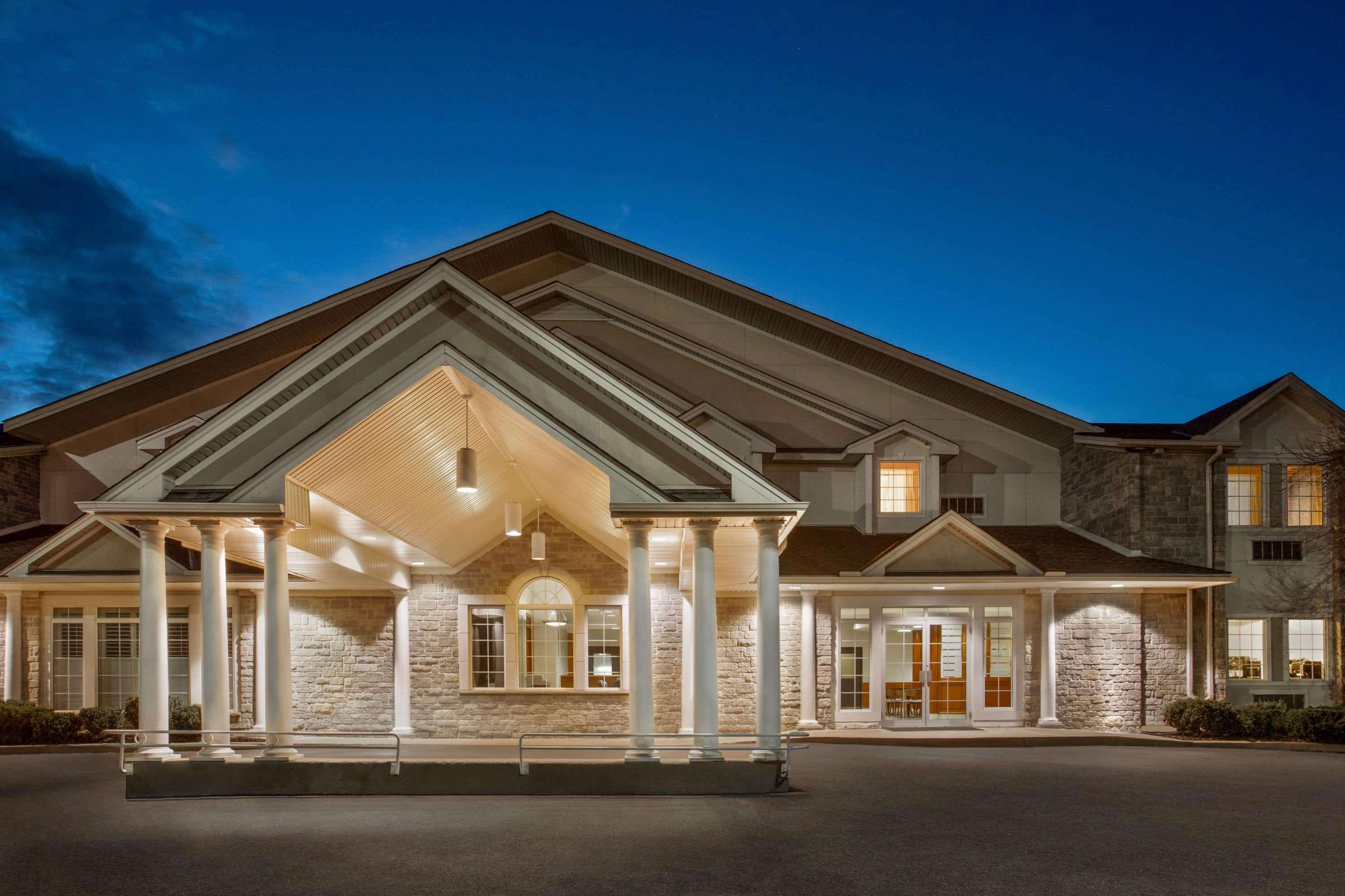 Days Inn By Wyndham Гуэлф Экстерьер фото