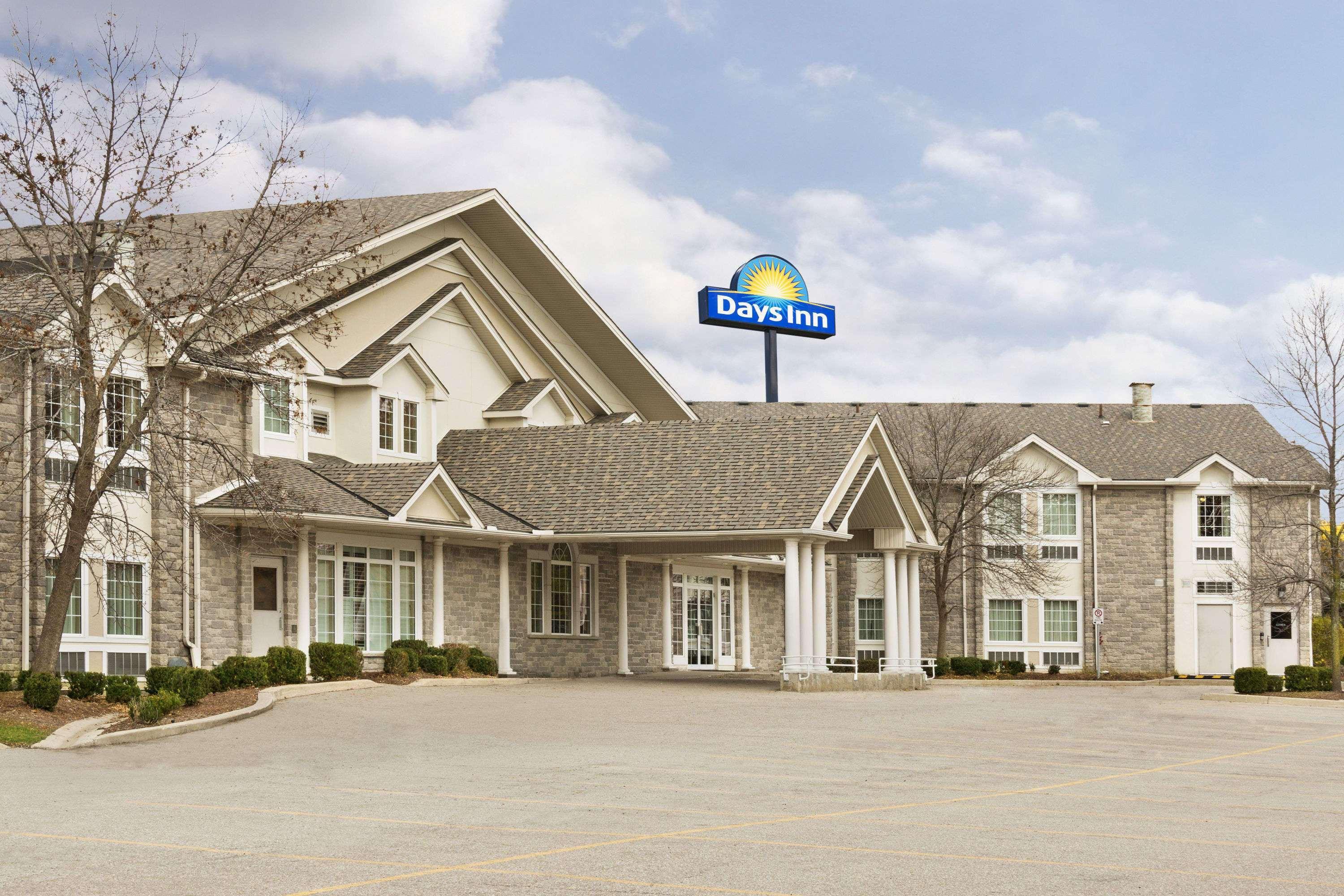 Days Inn By Wyndham Гуэлф Экстерьер фото