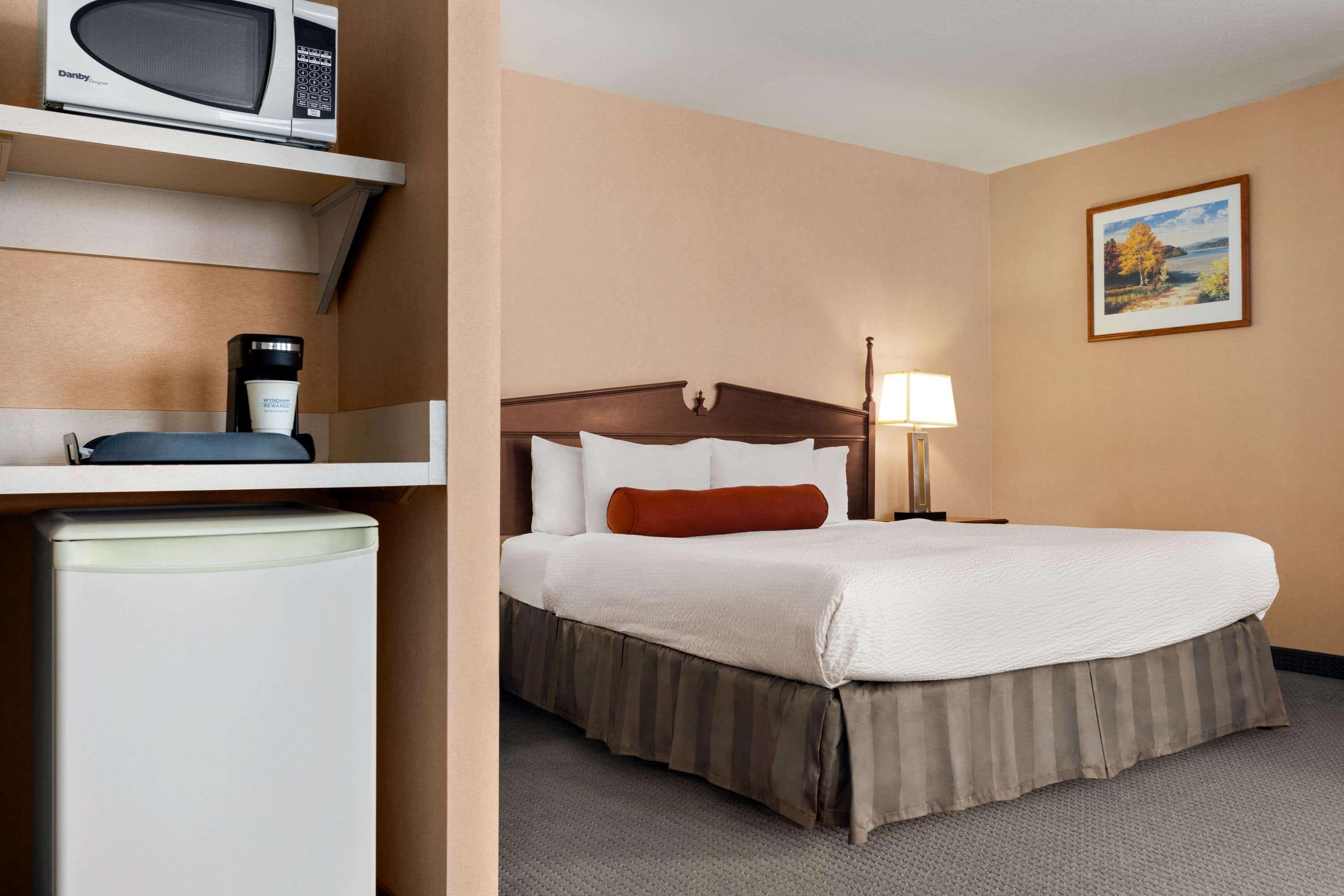 Days Inn By Wyndham Гуэлф Экстерьер фото
